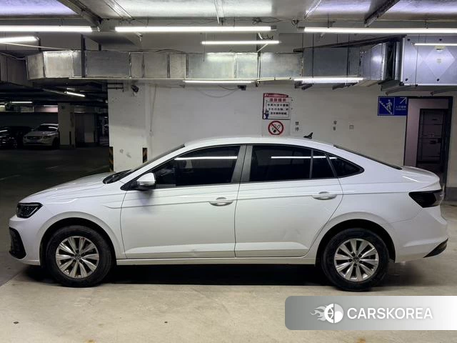 Volkswagen Lavida 2024 Белый из Китая, фото 2