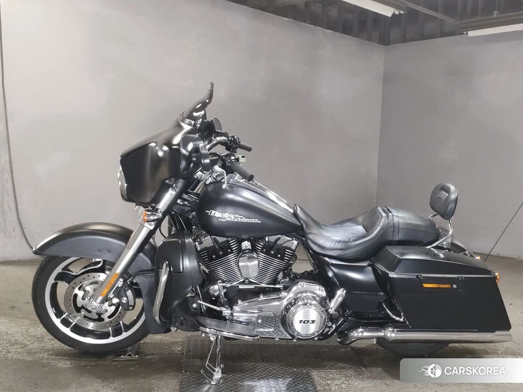 Проданный Harley-Davidson Street Glide FLHX1690 2012 из Японии