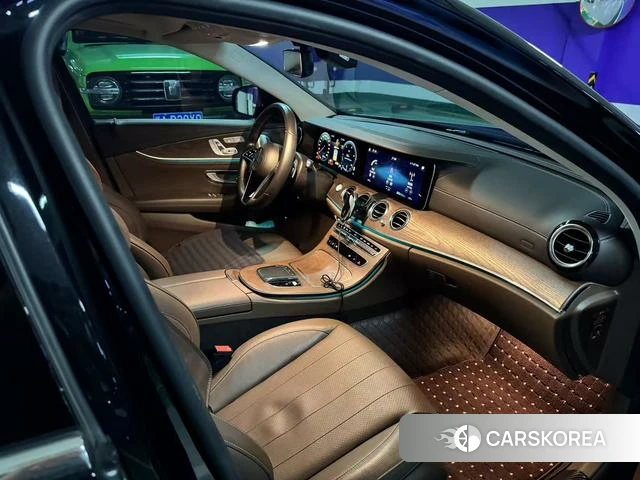 Mercedes-Benz E-class 2023 Черный из Китая, фото 2