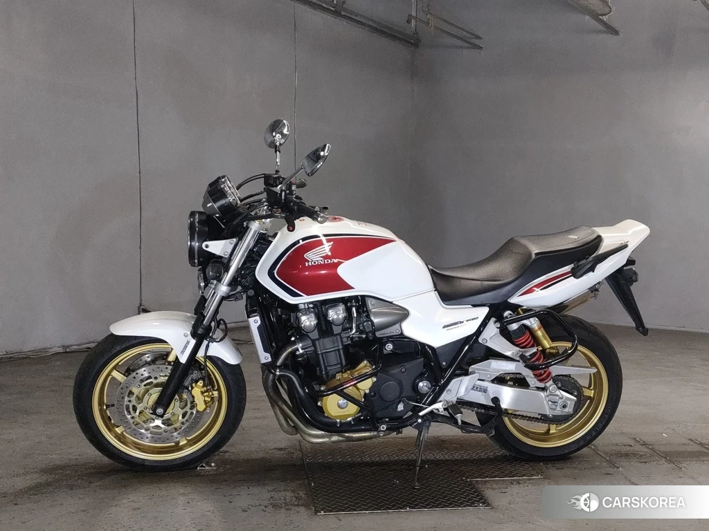 Проданный Honda CB1300SF 2013 из Японии, фото 2