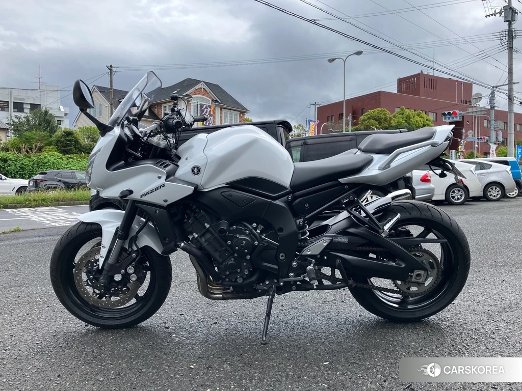 Проданный Yamaha FZ1 FEATHER 2010 из Японии, фото 2