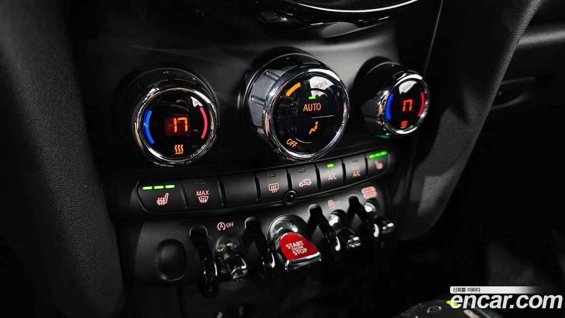 Mini Cooper Convertible 2019 Небесно-голубой из Кореи, фото 2