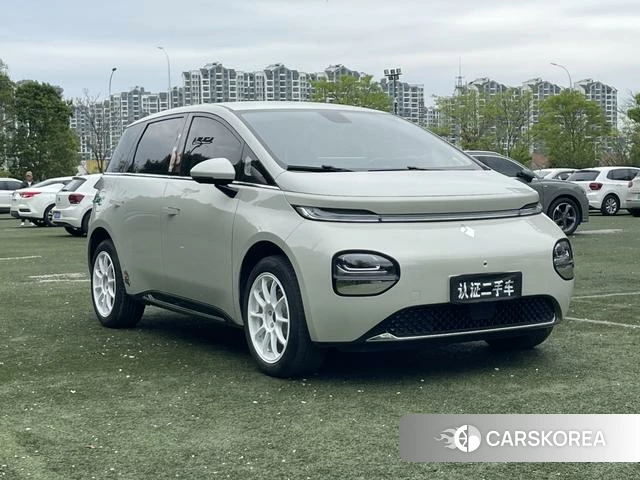 Baojun clouds 2024 Серебристо-серый из Китая, фото 5