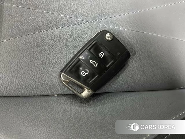 Volkswagen Lavida id 4261950 из Китая 12