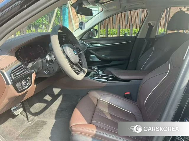 BMW 5 series 2023 Черный из Китая, фото 2