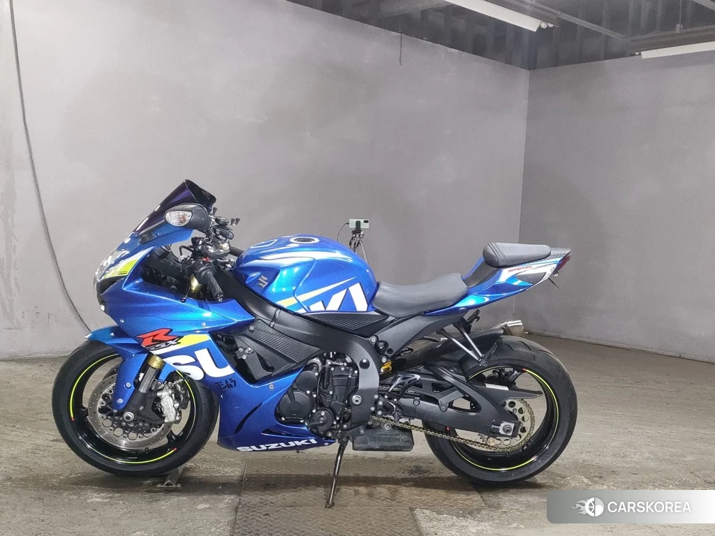 Проданный Suzuki GSX-R750 2015 из Японии, фото 2