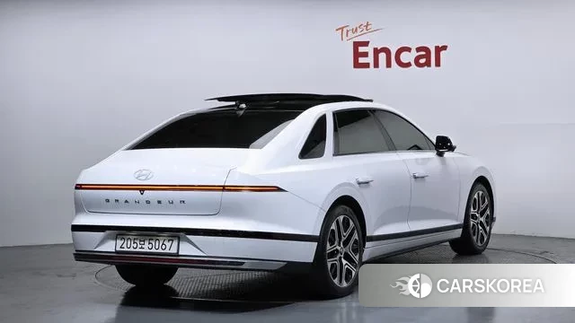 Hyundai Grandeur (GN7) id 3758798 из Кореи 12