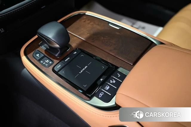 Lexus LS id 4273976 из Китая 12