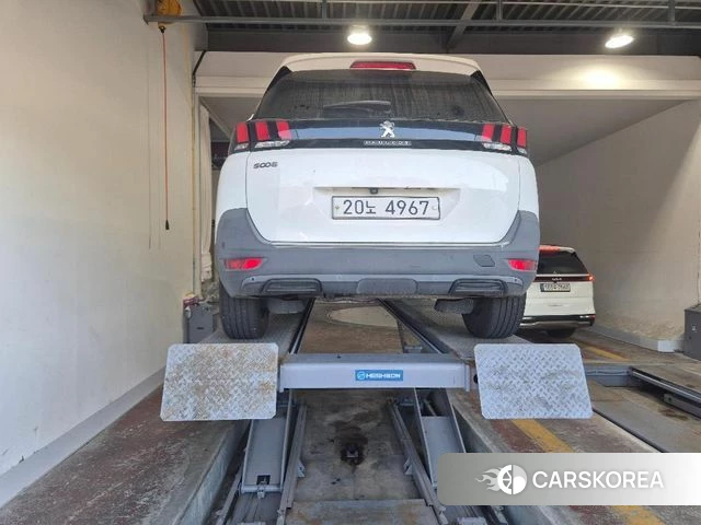 Peugeot 5008 second generation 2018 Белый из Кореи, фото 2