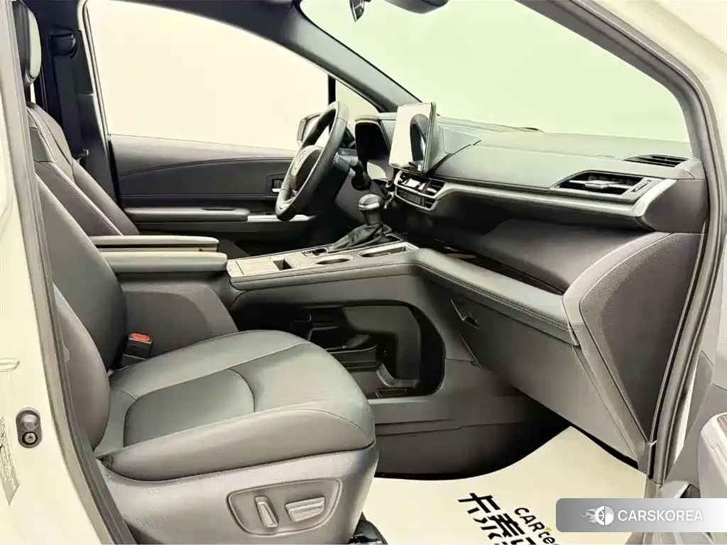 Toyota Granvia 2025 Белый из Китая, фото 5