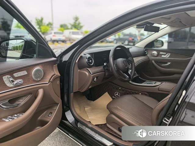 Mercedes-Benz E-class 2021 Черный из Китая, фото 2