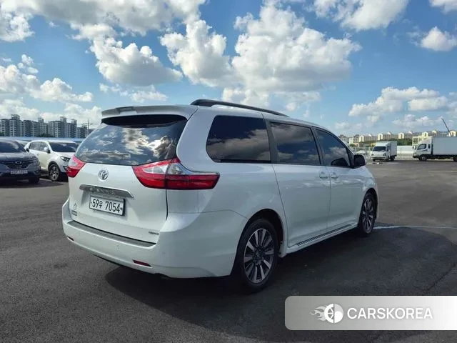 Toyota Sienna id 3018776 из Кореи 12