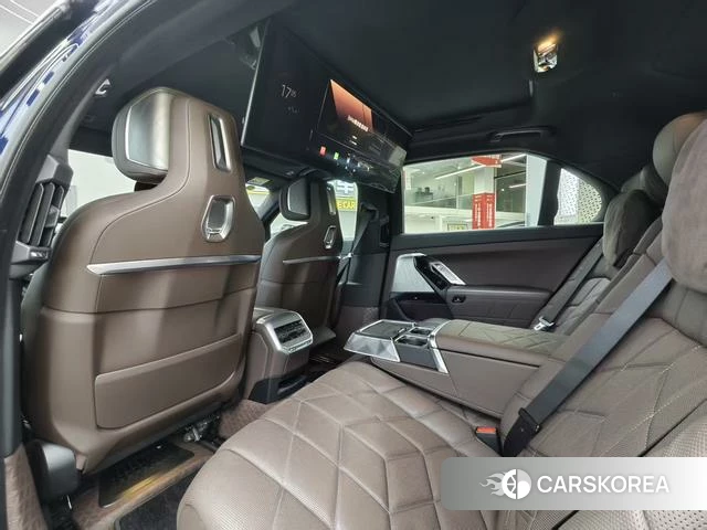 BMW 7 series 2023 Синий из Китая, фото 4