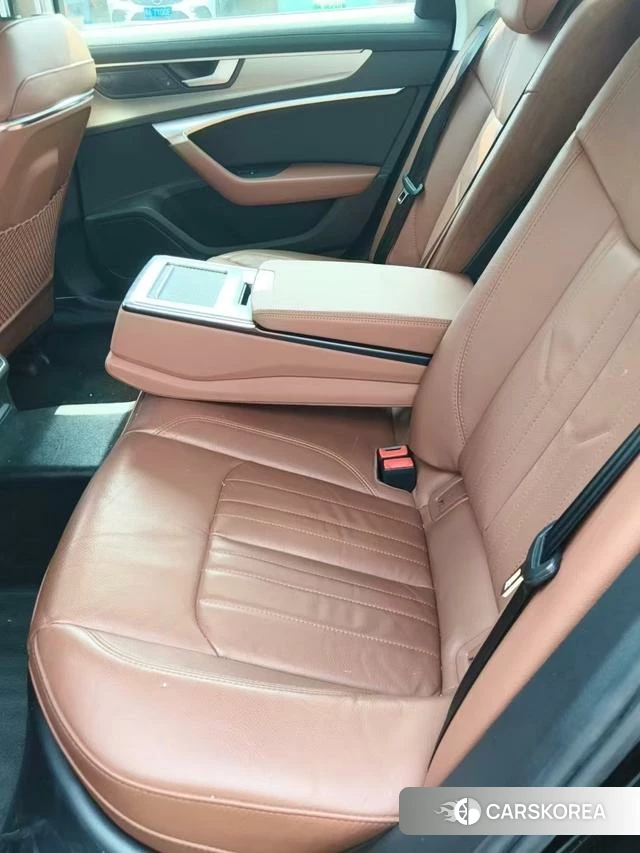 Audi A6L 2021 Черный из Китая, фото 2