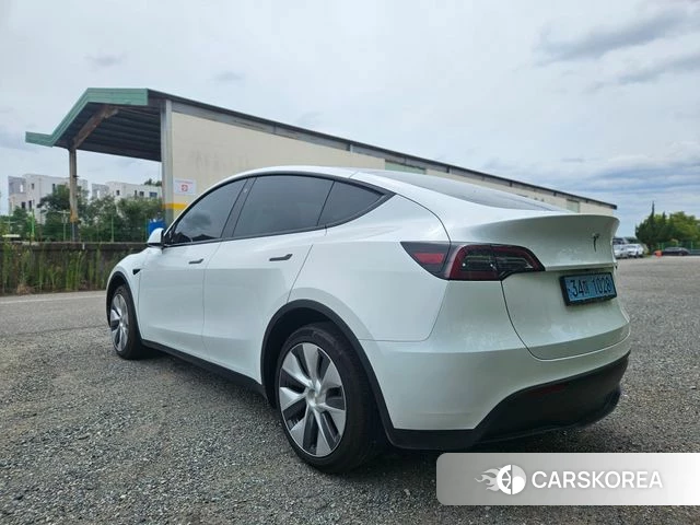 Tesla Model Y 2023 Белый из Кореи, фото 2