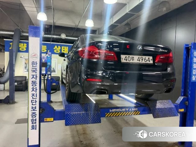 BMW 5 Series (G30) 2018 Черный из Кореи, фото 2