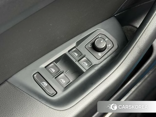 Volkswagen Magotan id 4394135 из Китая 12