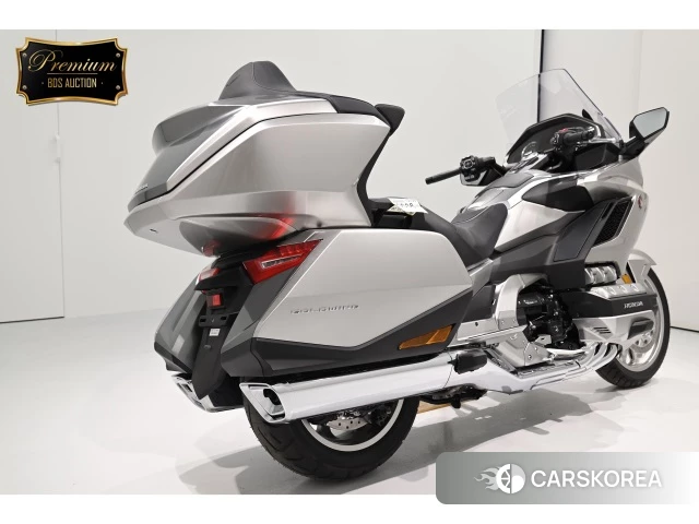 Проданный Honda GL1800 TOUR DCT 2023 из Японии, фото 2