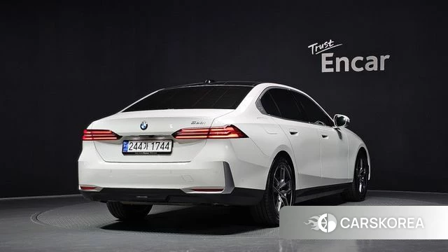 BMW 5 Series (G60) id 4342702 из Кореи 12
