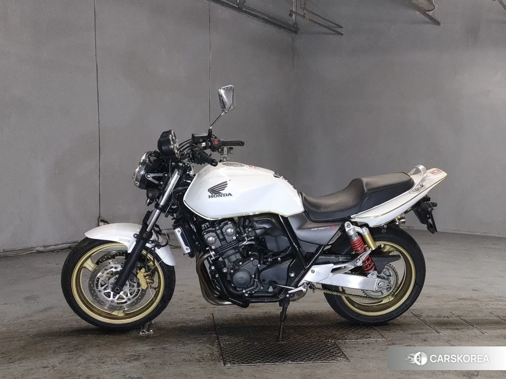 Проданный Honda CB400SF 2011 из Японии, фото 2