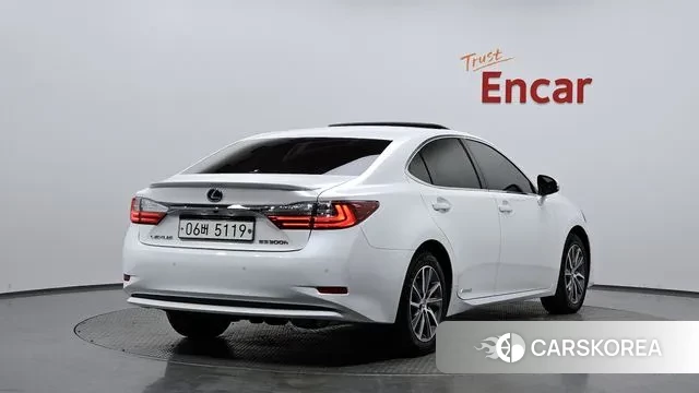 Lexus New ES300h id 3666996 из Кореи 12