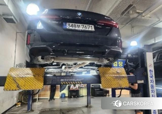 BMW 5 Series (G60) 2024 Черный из Кореи, фото 2