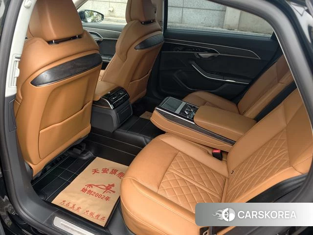 Audi A8 id 4208679 из Китая 12