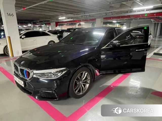 BMW 5 Series (G30) 2018 Черный из Кореи, фото 2