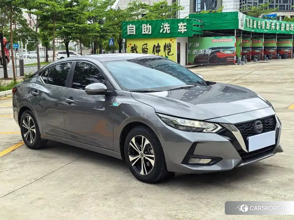 Nissan Sylphy 2022 Silver/gray из Китая, фото 2