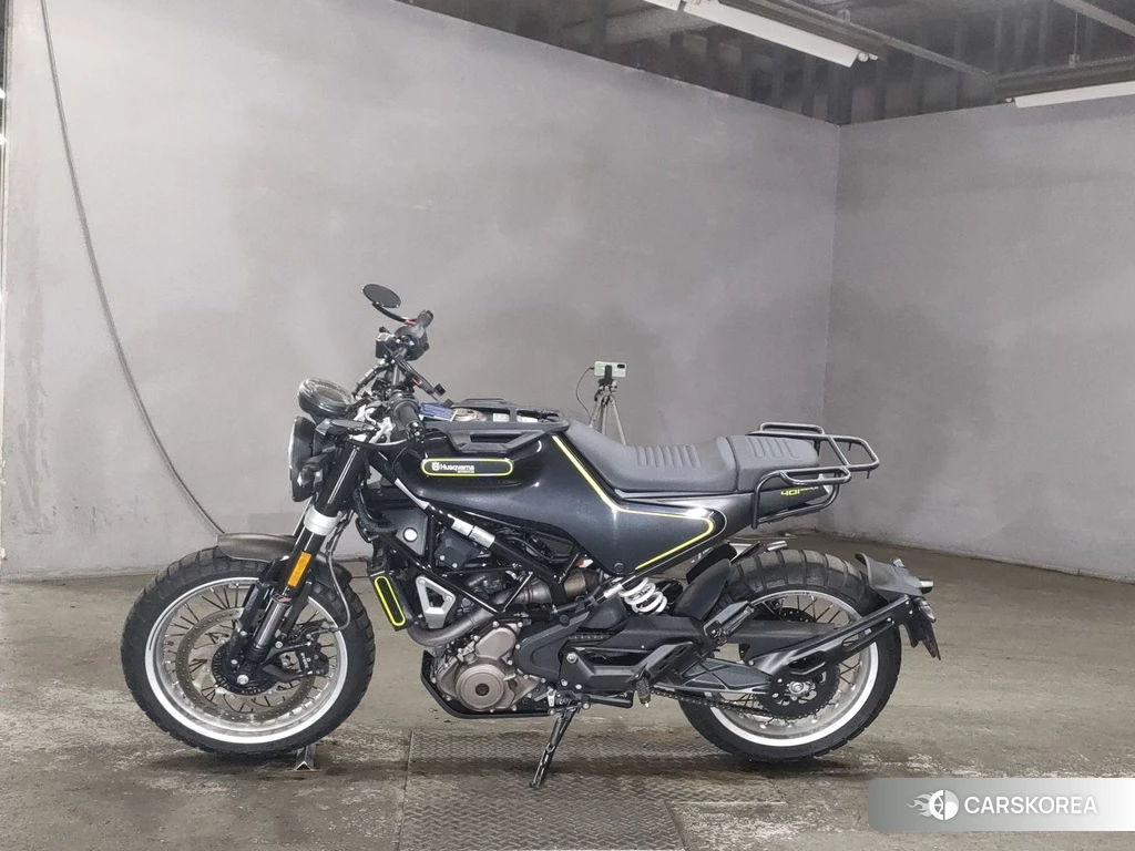 Проданный Husqvarna SVARTPILEN 401 2018 из Японии