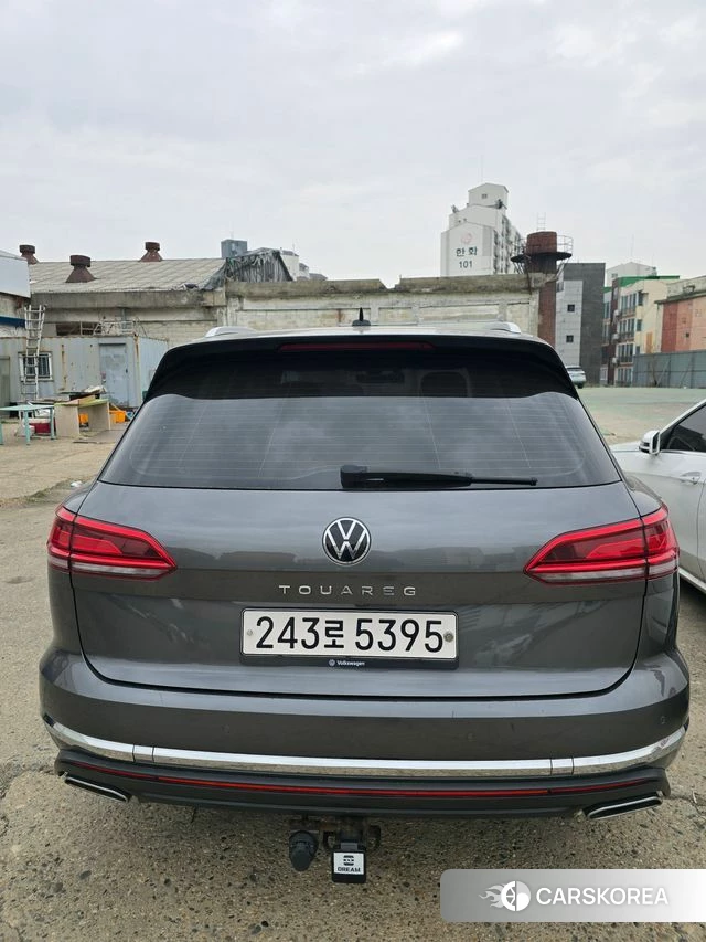 Volkswagen Touareg 3rd generation 2021 Серый из Кореи, фото 2