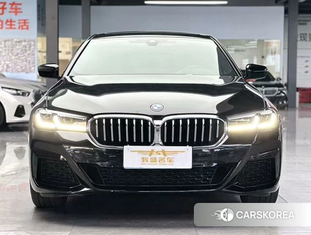 BMW 5 series 2023 Черный из Китая, фото 2