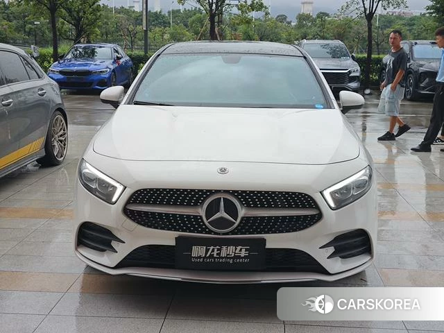 Mercedes-Benz Class A 2023 Белый из Китая, фото 2