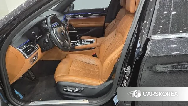 BMW 7 Series (G11) 2022 Черный из Кореи, фото 2