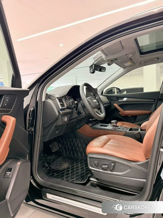 Audi Q5L 2023 Черный из Китая, фото 2