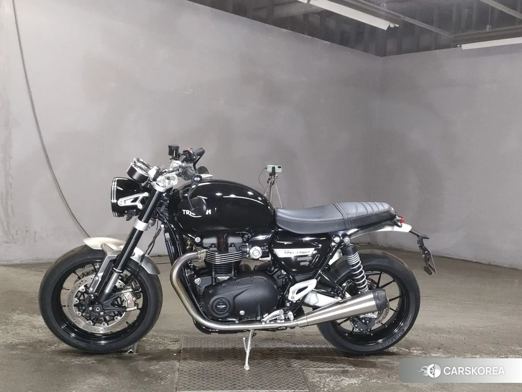 Проданный Triumph SPEED TWIN 2023 из Японии, фото 2