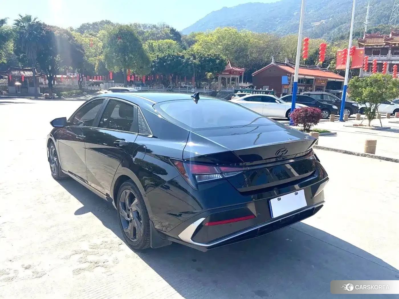 Hyundai Elantra 2023 Черный из Китая, фото 2