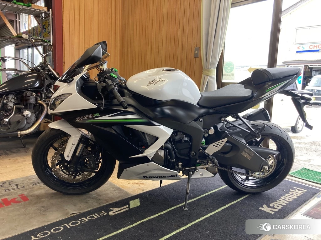 Проданный Kawasaki NINJA ZX-6R 2014 из Японии, фото 2