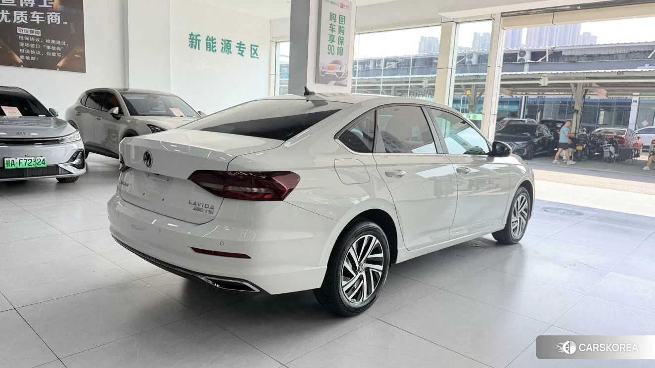 Volkswagen Lavida 2021 Белый из Китая, фото 4