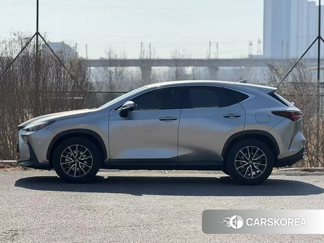Lexus NX 2023 Темно-серый из Китая, фото 2