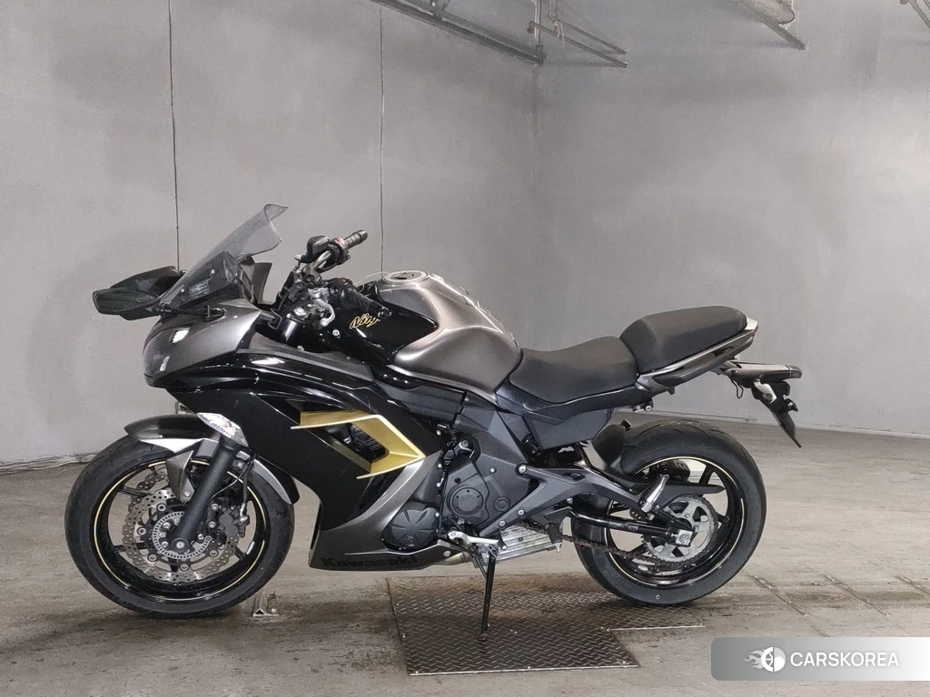 Проданный Kawasaki NINJA 400 2017 из Японии, фото 2