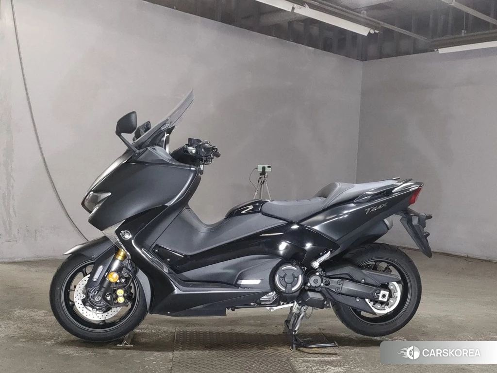 Проданный Yamaha T-MAX 530 DX 2017 из Японии
