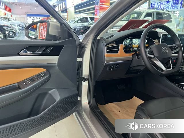 Volkswagen Bora id 4273632 из Китая 12