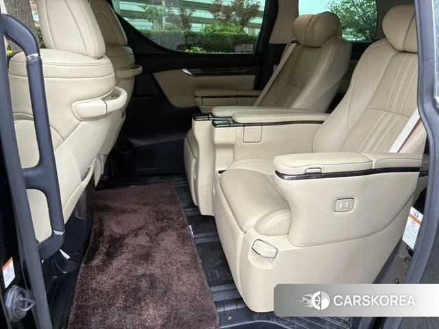 Toyota Elfa 2022 Черный из Китая, фото 2