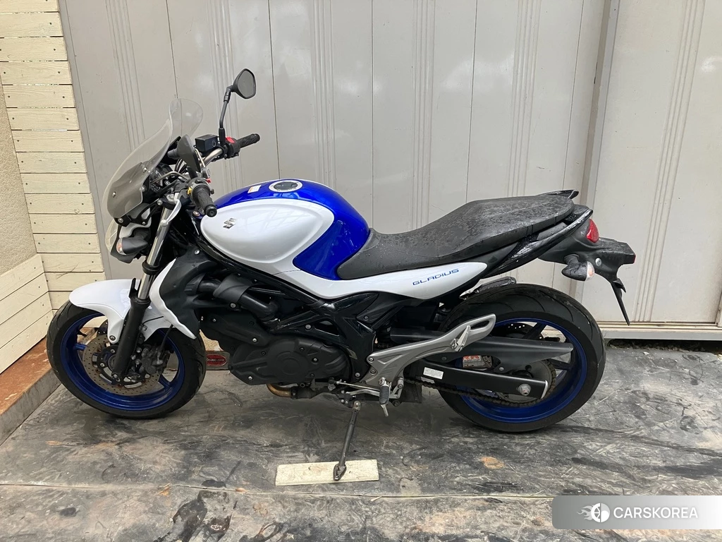 Проданный Suzuki GLADIUS 400 ABS 2014 из Японии