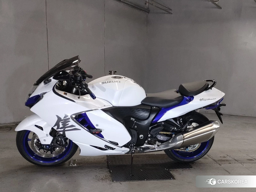 Проданный Suzuki GSX1300R HAYABUSA 2022 из Японии, фото 2
