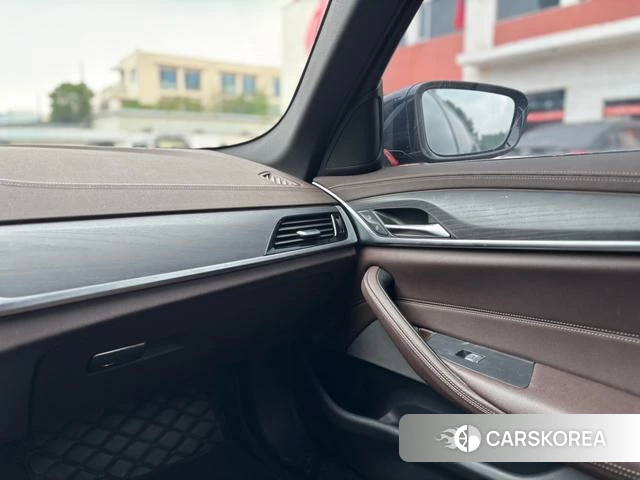 BMW 5 series id 4271325 из Китая 8