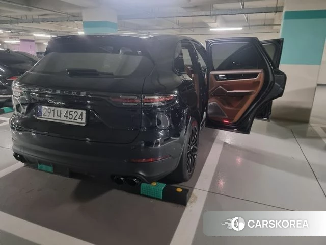 Porsche Cayenne (PO536) 2019 Черный из Кореи, фото 3