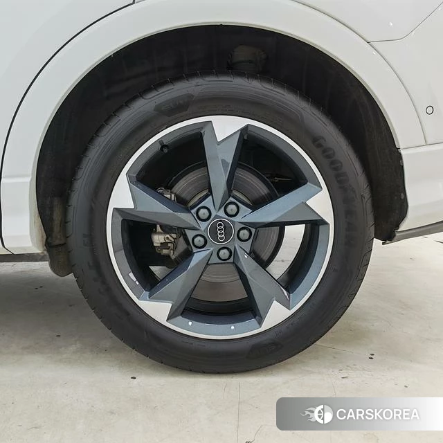 Audi Q3 id 4214556 из Китая 10