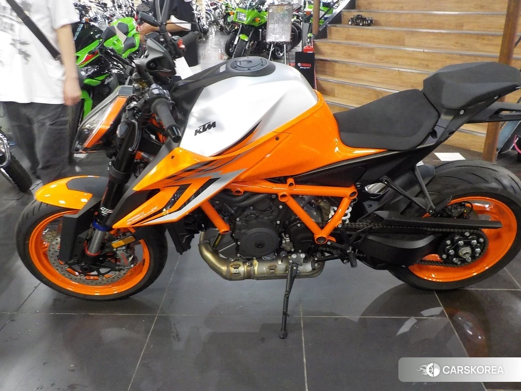 Проданный KTM 1290 SUPER DUKE R 2023 из Японии, фото 2